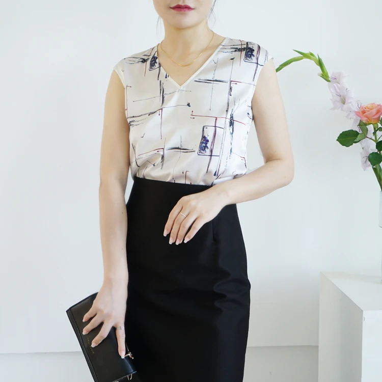 

Silk Satin Printed Svel V-ne Top Outerwear Tank Summer New Sle OL Sle Straight Cut Silk Fiber 25-29 Years Old