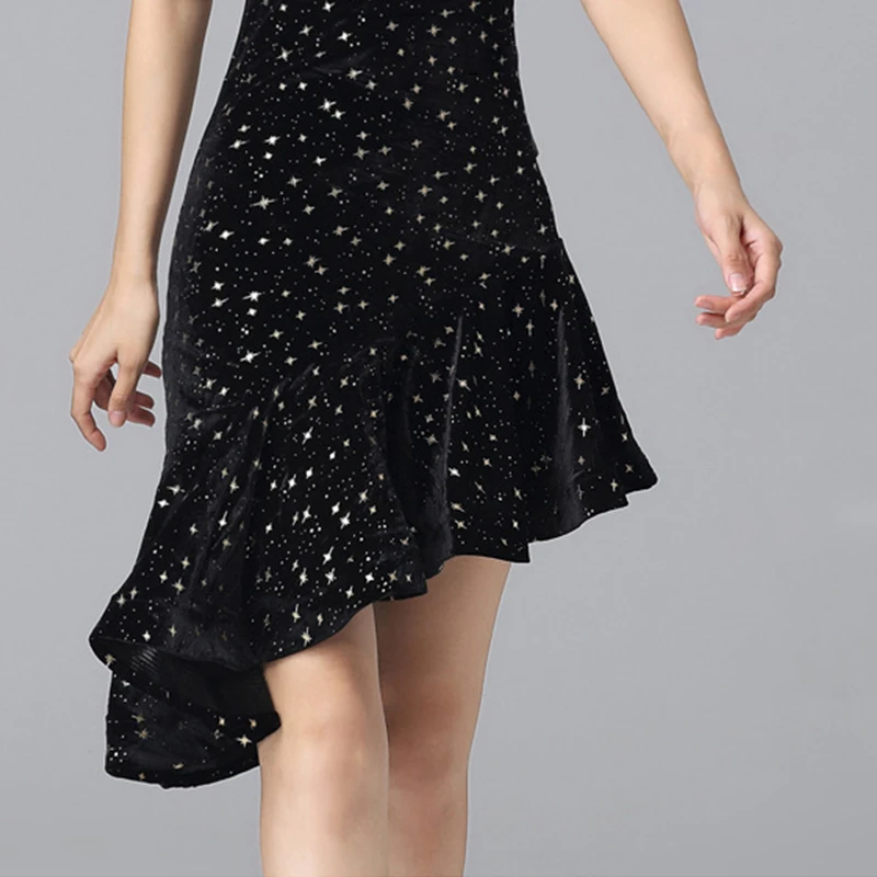 Nieuw Latin danskostuum voor volwassenen Fluwelen Cha Cha-jurk voor prestatiepraktijk Herfst Winterdanskleding