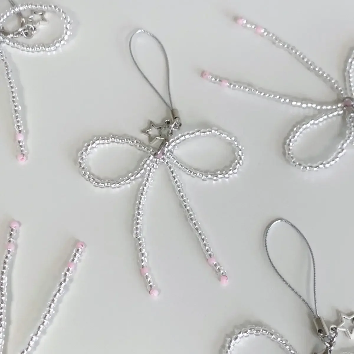 Kawaii حلية للهاتف قلادة ، فراشة حبة لطيف ، اكسسوارات المفاتيح للكاميرا CCD iP14Plus ، Ins المدرسية ، فتاة حلوة