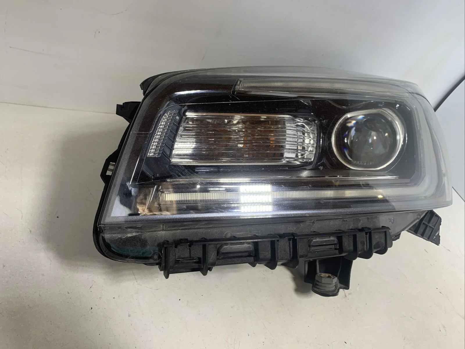 Flyingsohigh HID Projector Headlight for 2013 2014 2015 2016 GMC Acadia OE Replacement Head Lamp Headliamp GM2502377 23391885