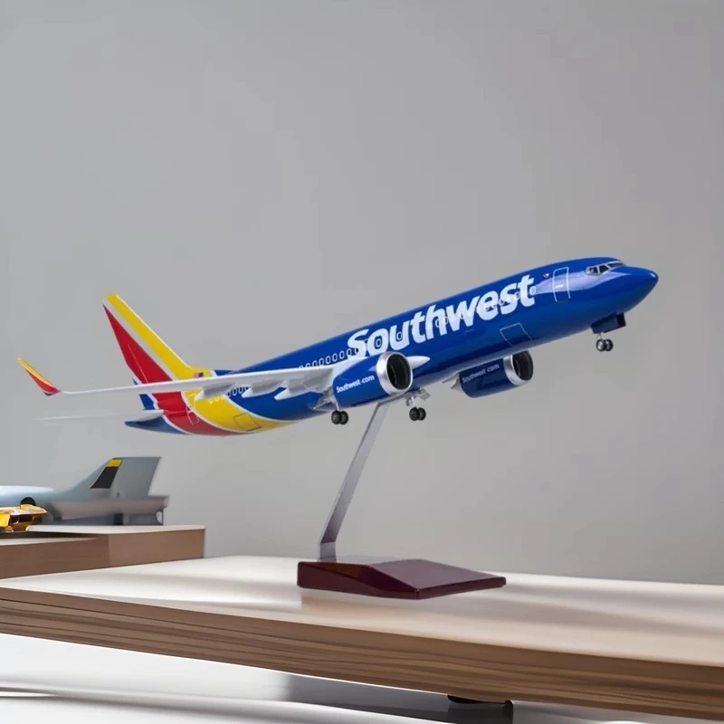 

1/85 Scale 47CM Home Decor items Airplane B737-700 Aircraft Southwest Airline W Light and Wheel Diecast Plastic Resin Plane Mode