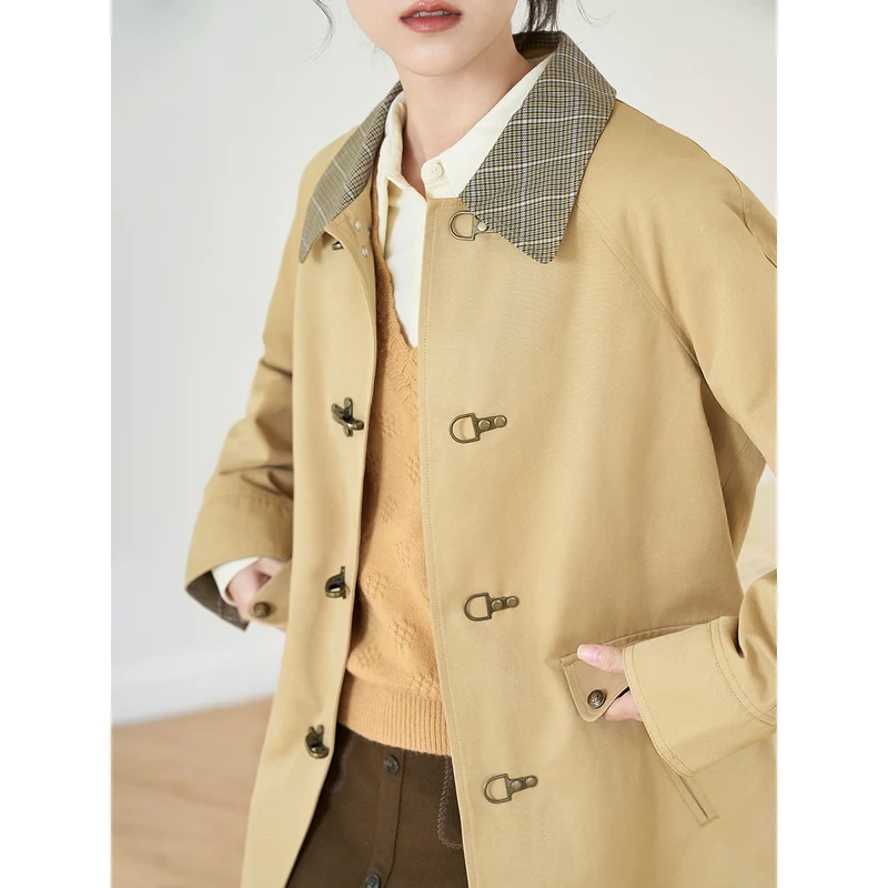 INMAN Women Coat 2023 Spring Long Sleeve British Retro Patchwork Plaid Lapel Loose Jacket Unique Button Design Elegant Outwear