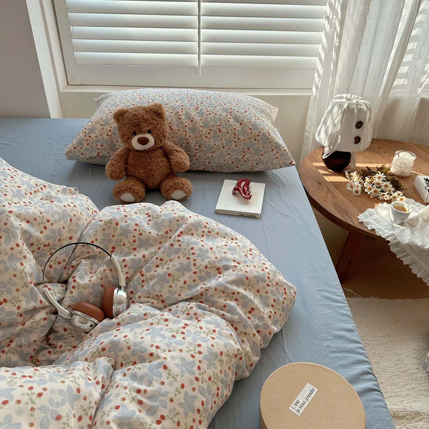 

Комплект постельного белья из хлопка с художественным цветочным узором, двухслойный, четыре предмета, для девочек, эффект «голой кожи», комфортный домашний стиль