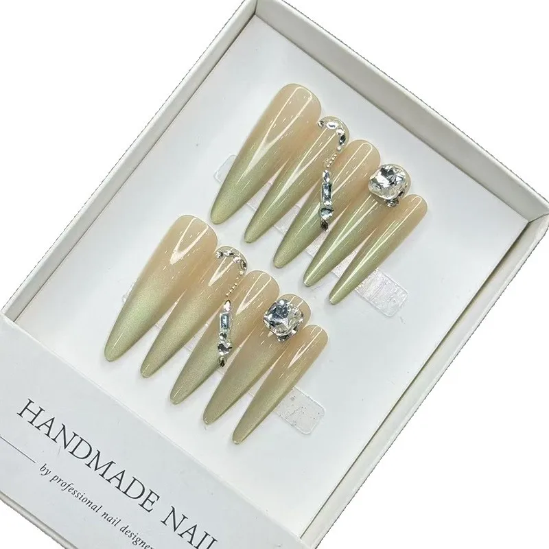 

Light green handmade armor, high-end cat's eye wearing manicure, pure desire long sticker diamond fairy nail piece