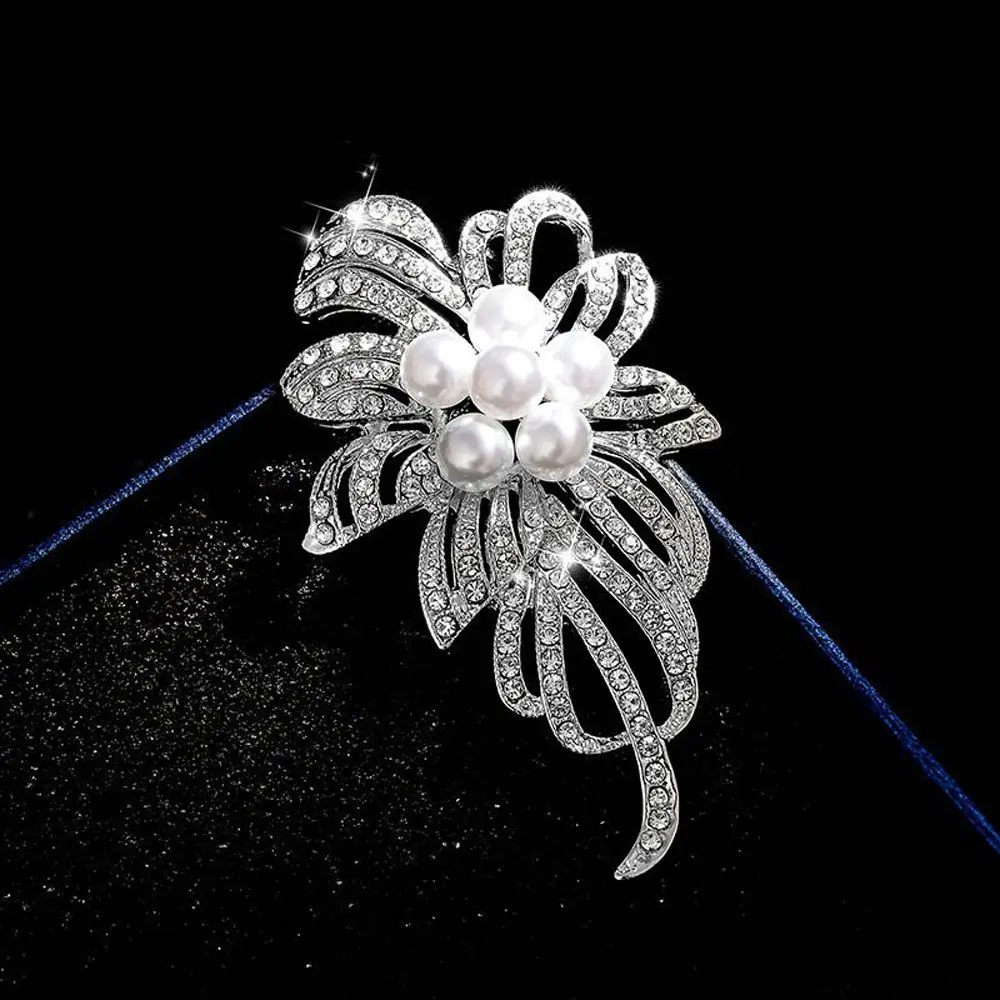 Fashion Wedding Party Alloy Rhinestone Flower Gifts For Women Crystal Jewelry Corsage Brooches Pins Accessories