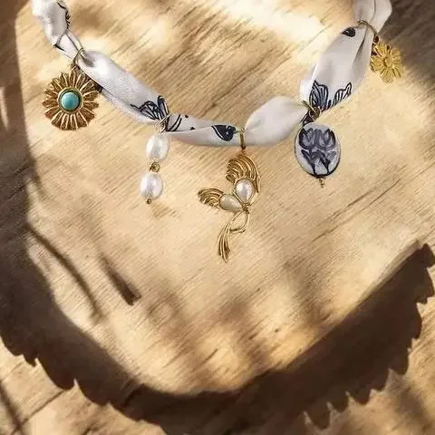 ホリデースタイル マルチチャーム スカーフネックレス ステンレススチール フラワーシェルペンダント デコレーション レディースジュエリー ギフト