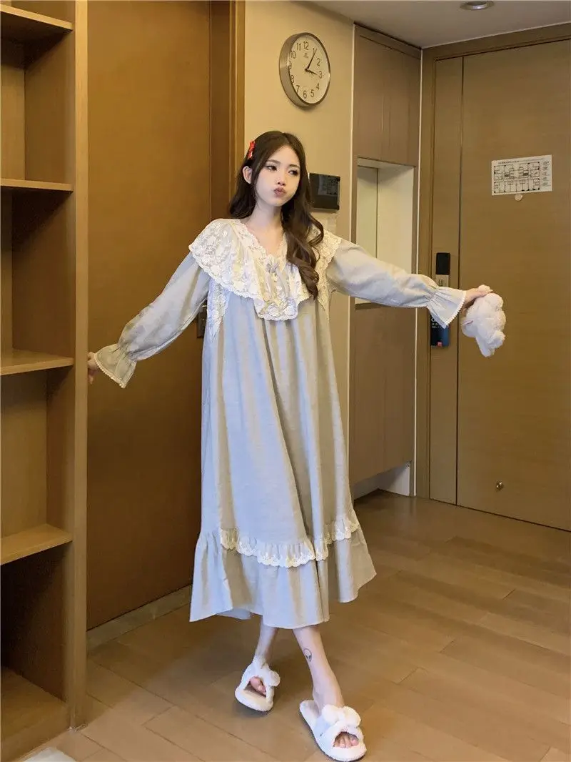 Women\'s Lace V-neck Nightgown Long Sleeved Dress