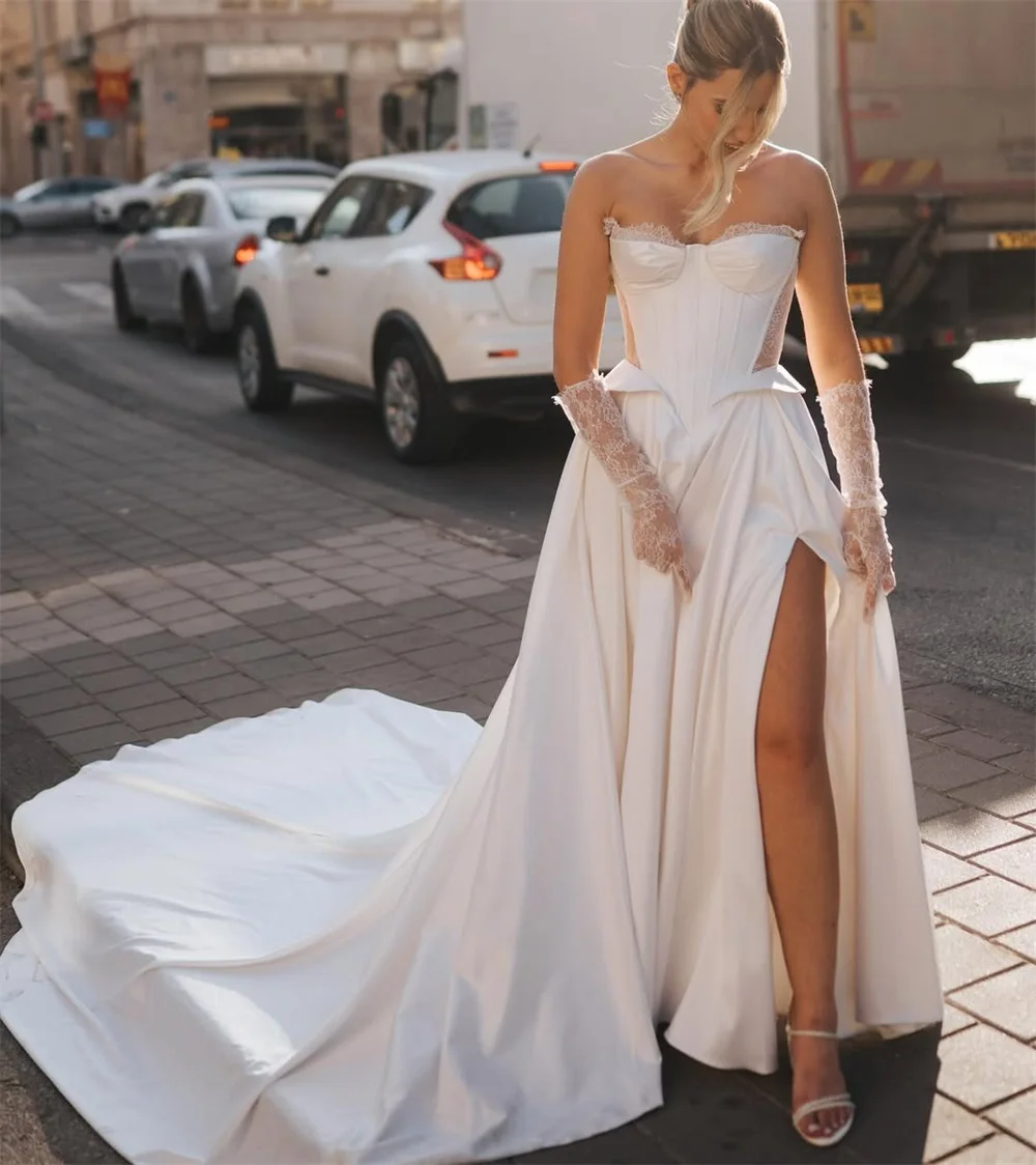 طوكيو فساتين زفاف بيضاء مخصصة بدون حمالات 3/4 طول الأكمام الدانتيل متابعة ثوب الزفاف أنيقة الجانب عالية سبليت ثوب الزفاف