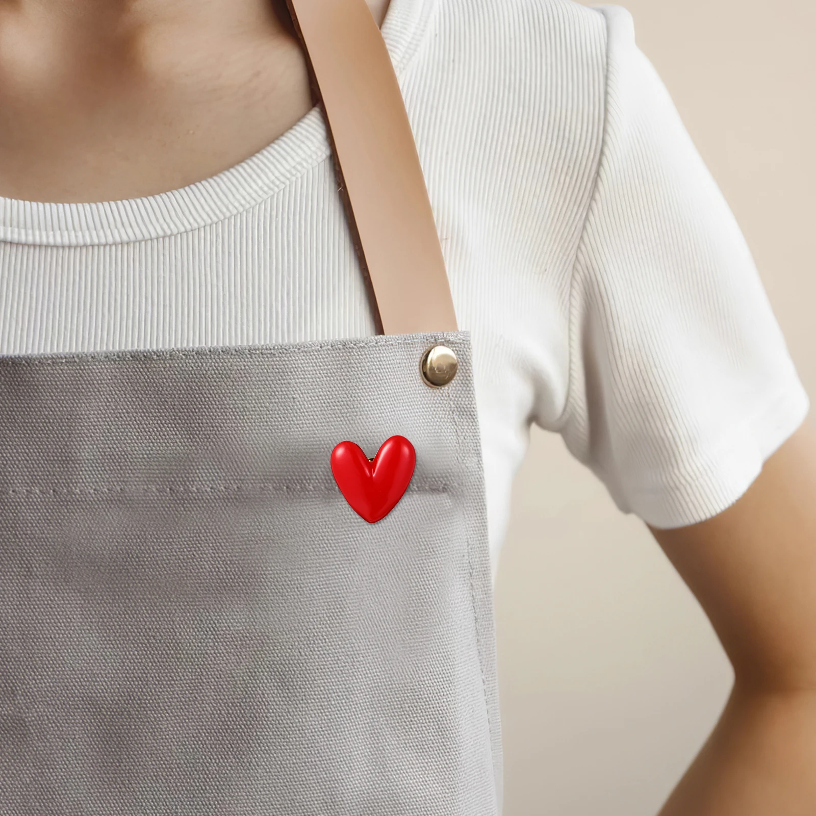 

Heart Brooch Romantic Love Pin Durable Non Slip Fashion Brooch for Sweaters Clothes Bags Hats Heart Pin Clothing Ornament