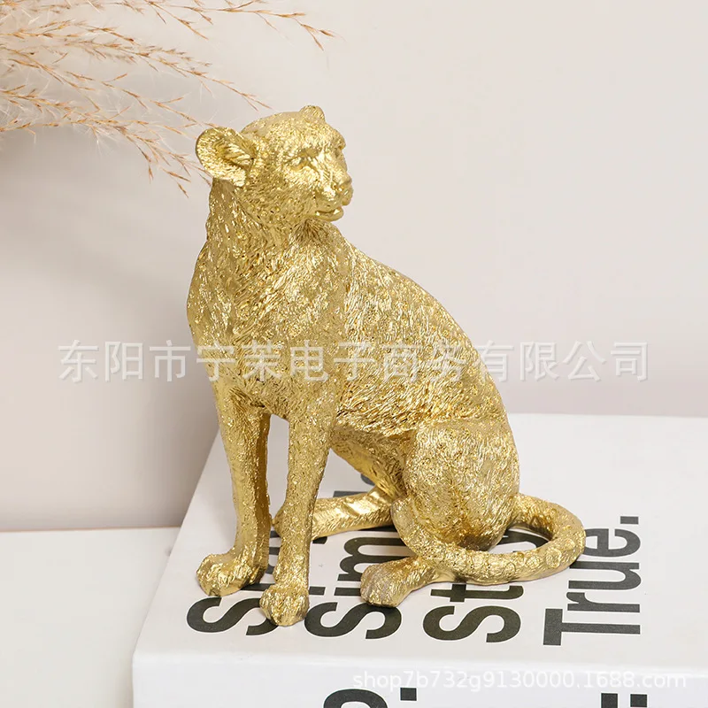 

Popular golden leopard sculpture, artwork decoration. Ideal for home decoration resin figure statue