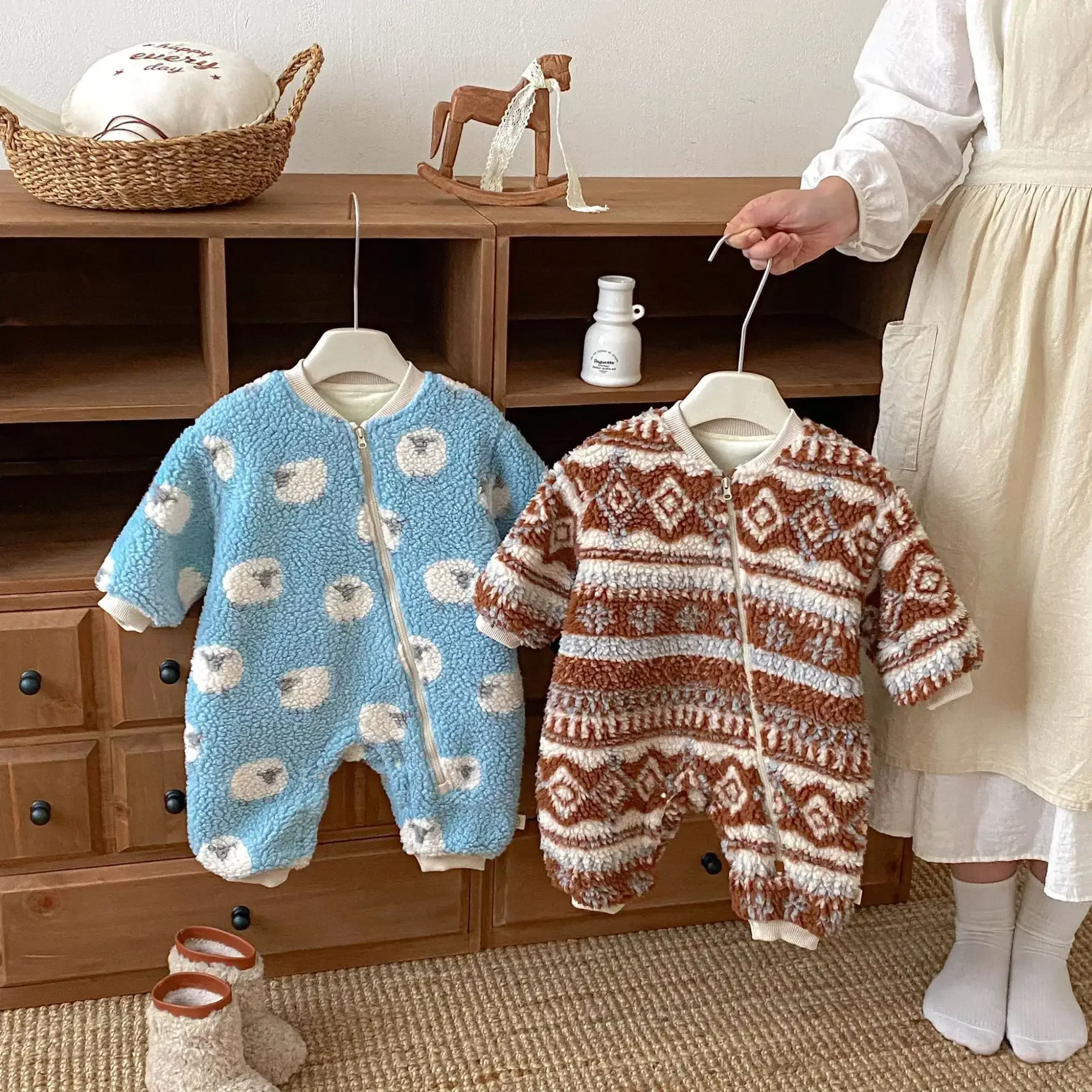 Plush Cute Pattern Baby Romper with Detachable Hood Winter Warm Newborn Jumpsuit for 0-2 Years