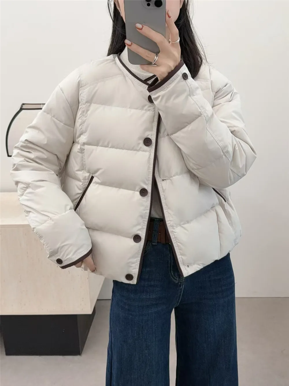 Casual Loose Women's Short round Neck down Jacket White Duck Feather Bread Coat Warm Casual Style Fashionable Winter Outerwear