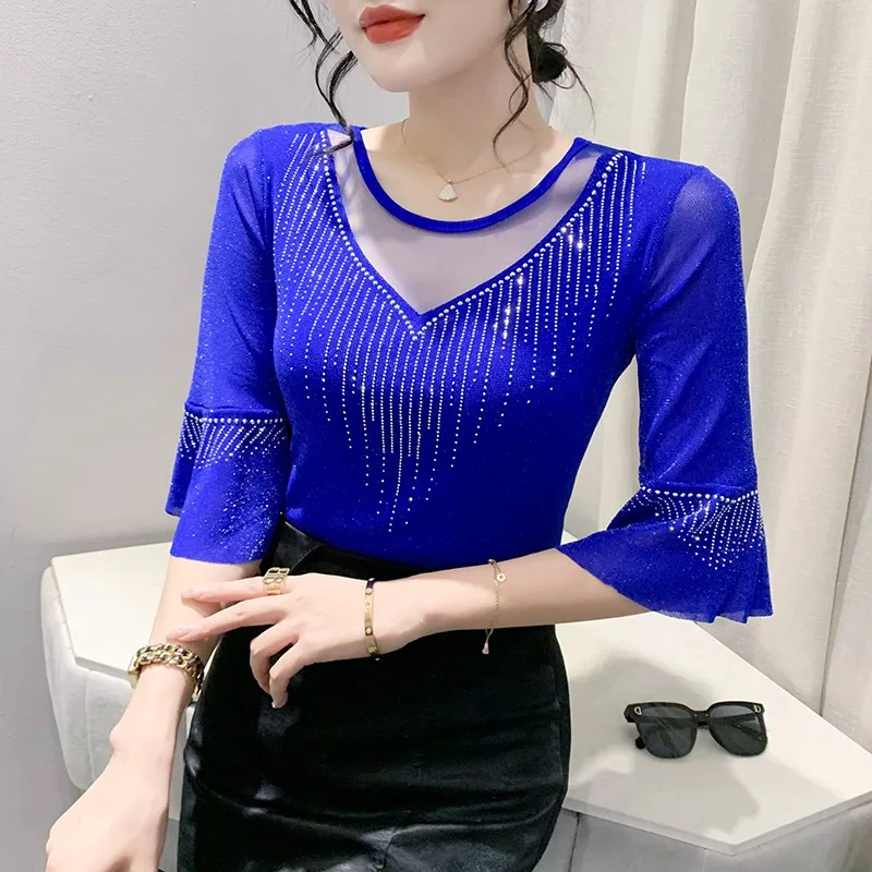 2025年夏ファッショナブルなレディースTシャツ、ホットフィックスラインストーン付き、中空デザイン、メスベルダンストップ、韓国風スリムフィット
