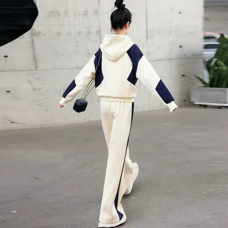 مجموعة ملابس رياضية كاجوال متقدمة للنساء 2025 نموذج جديد لأزياء المشاهير على الإنترنت يقلل من عمر المكون من قطعتين