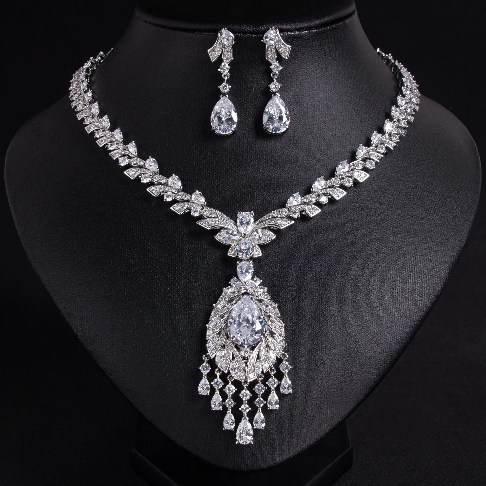 Temperamento Elegante Collana Orecchini Ciondolo Gioielli Estate Vestito Accessori Set Partito Matrimonio Sposa Regalo M-286