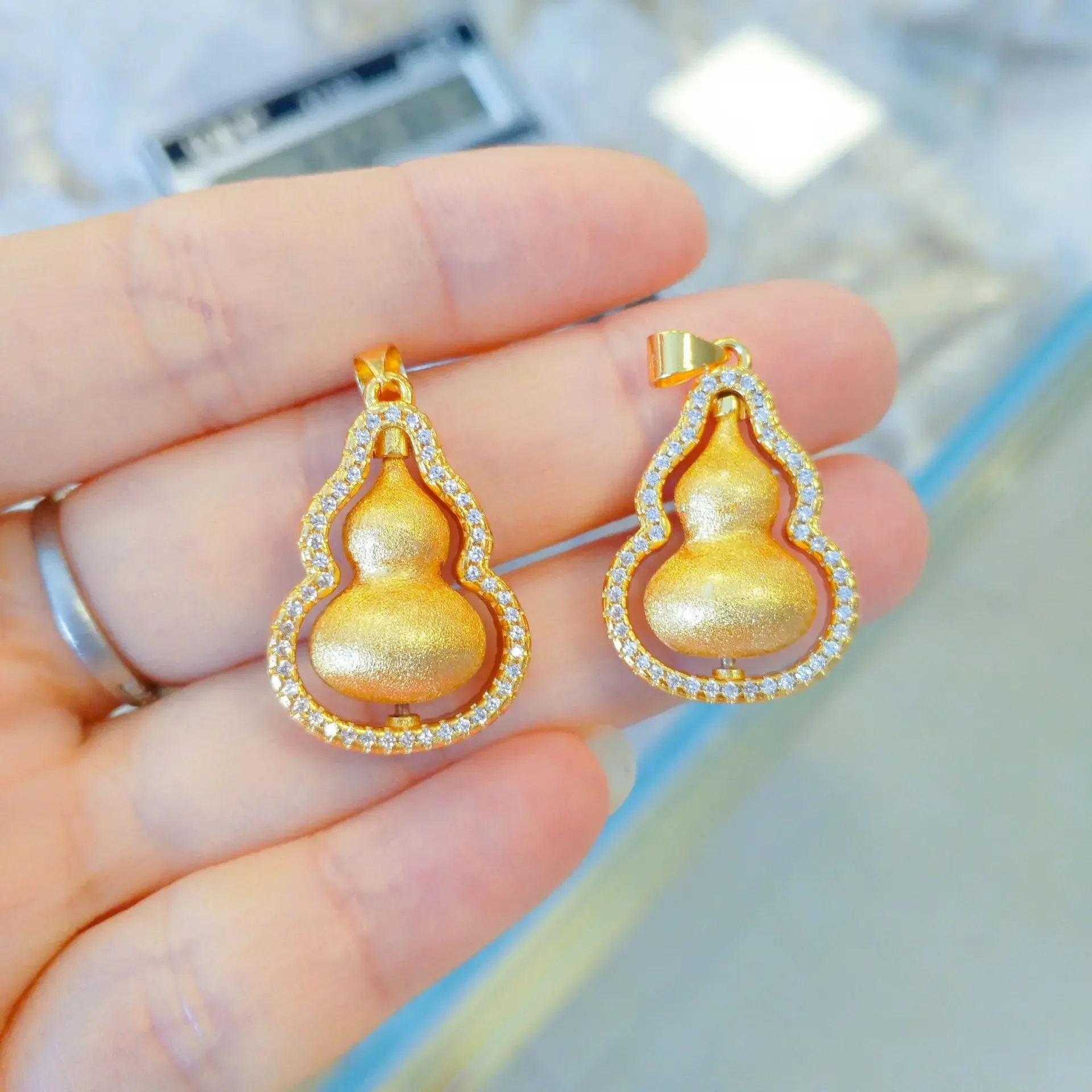 High quality pure gold 999 real gold 24K gold rotating gourd pendant Chinese style jewelry AU999 womens necklace real gold