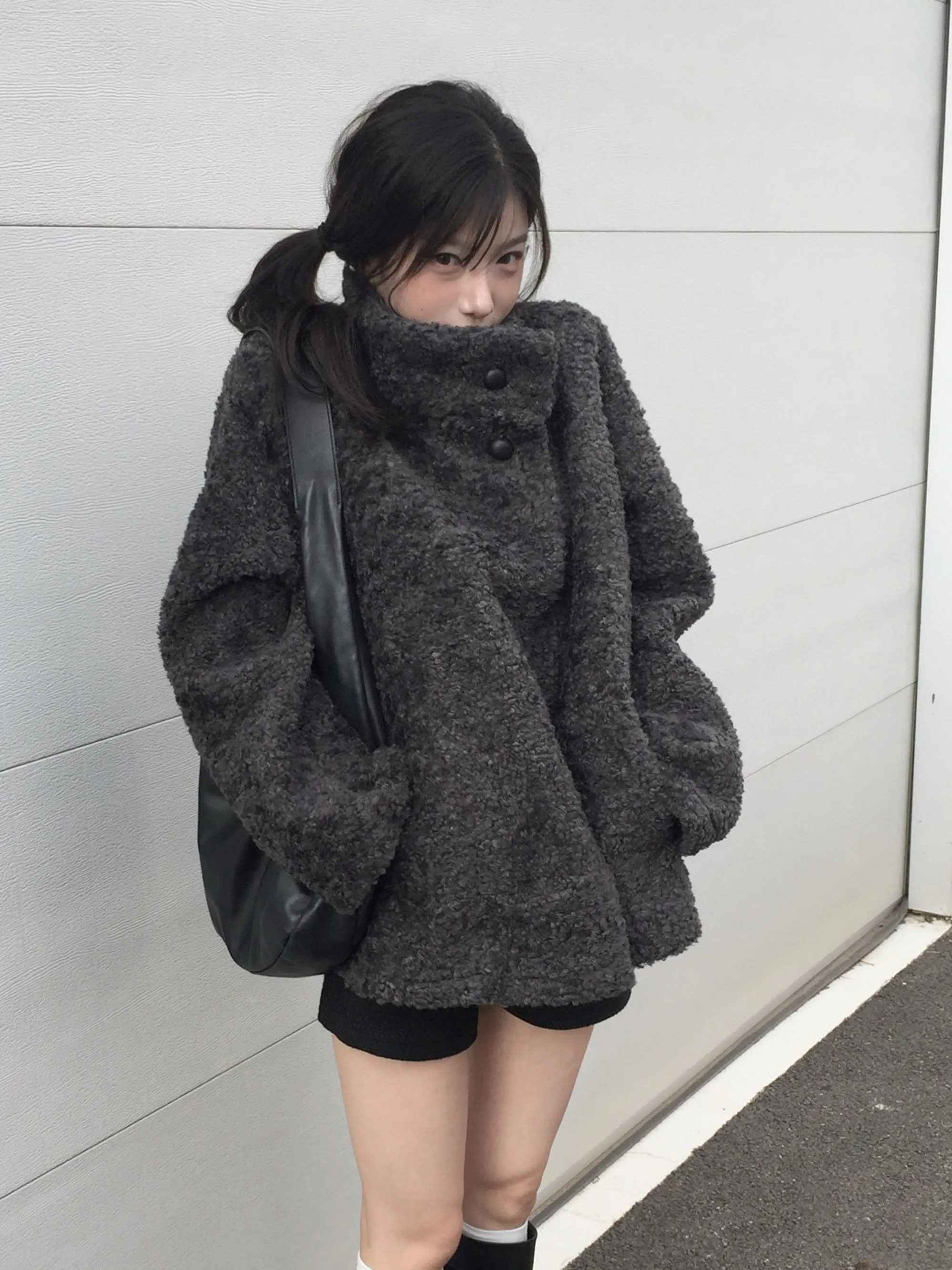 

Korean Dongdaemun Winter Thi Fur Coat Women's Retro Eco-friendly Plu Button Versatile Outerwear Warm Commute Sle