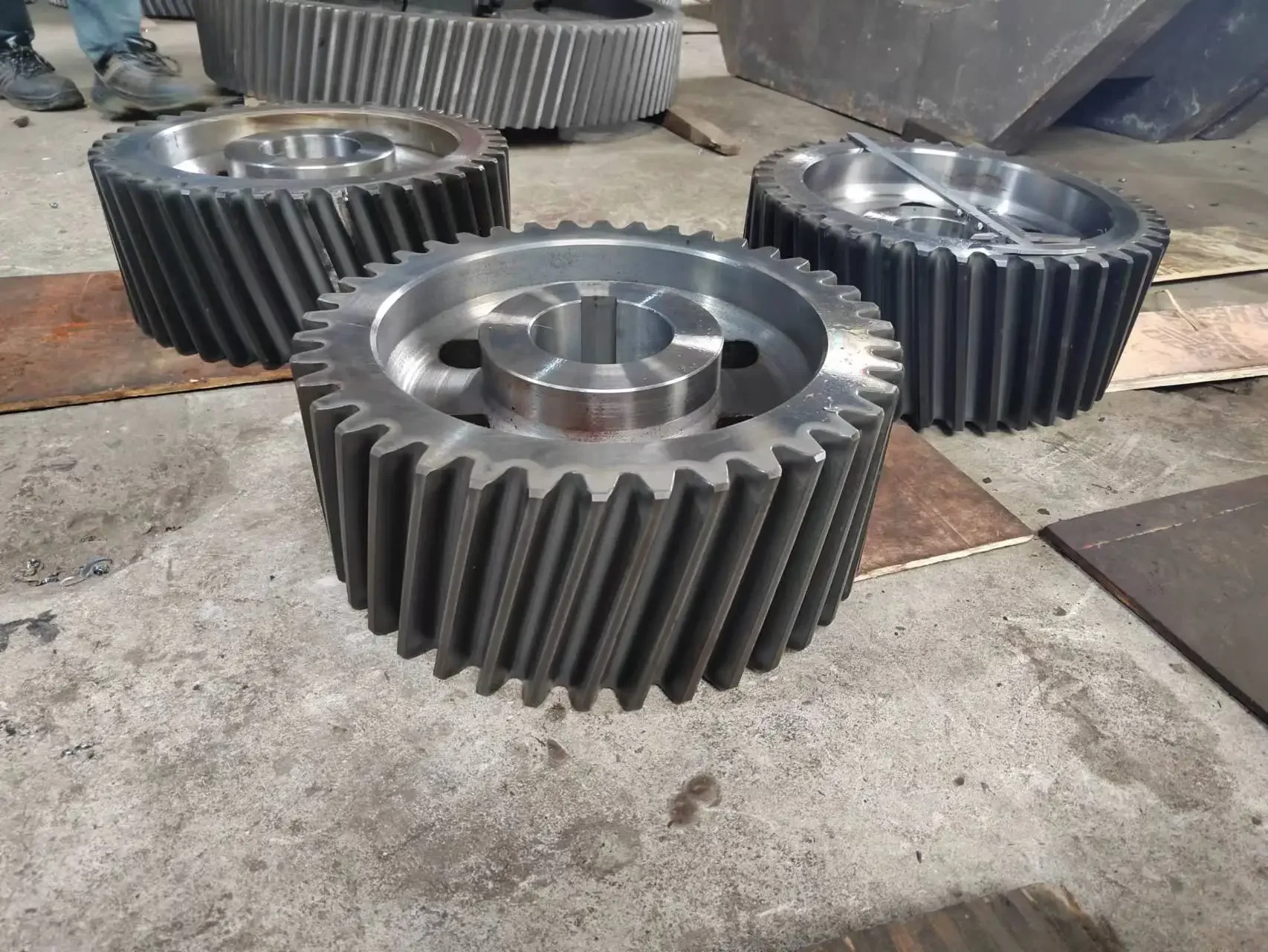 China Manufacturer Custom Large High Precision Helical Gear for Agriculture Machinery