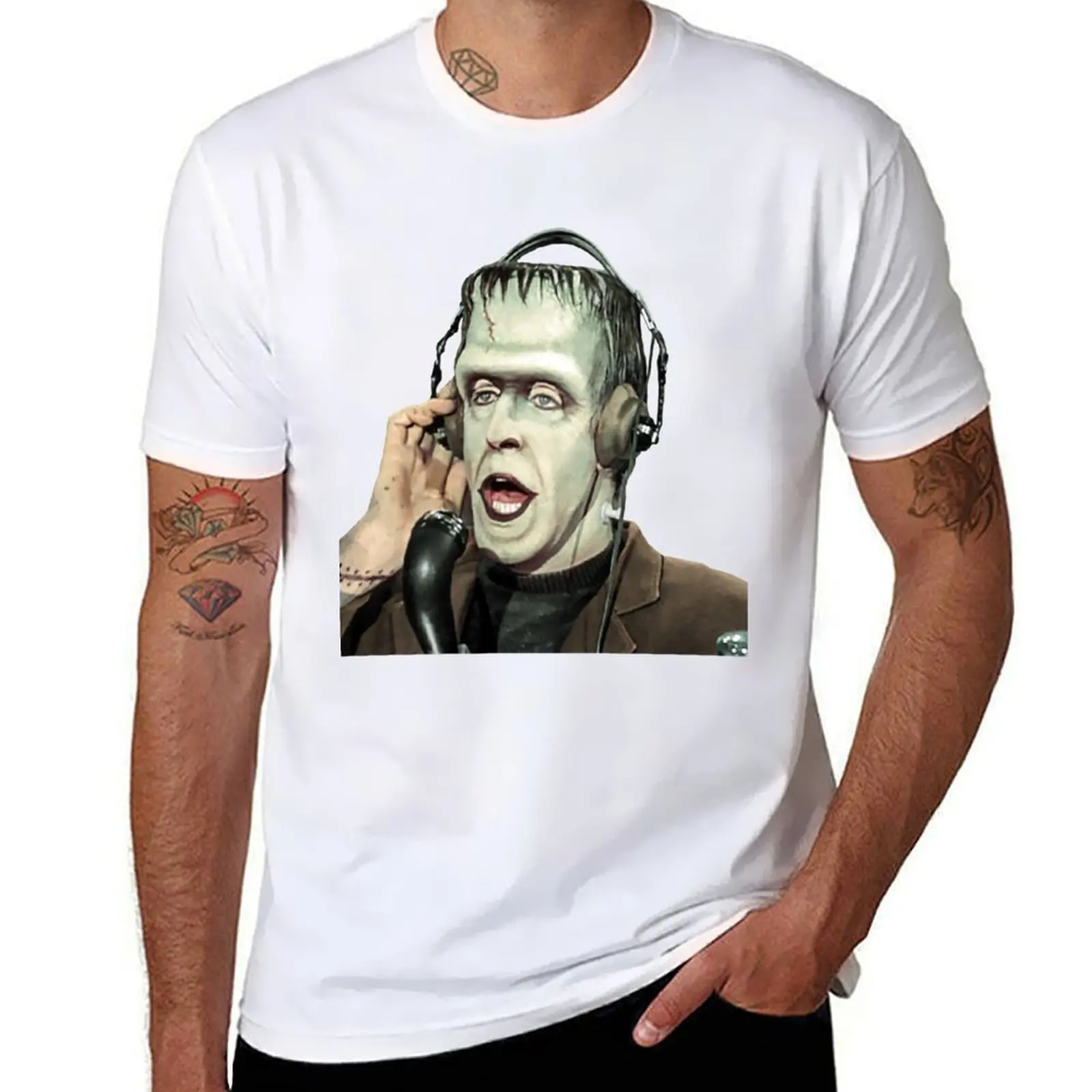

Herman Munster at the radio T-Shirt cotton t shirts man 100% t shirt man luxury T-Shirt