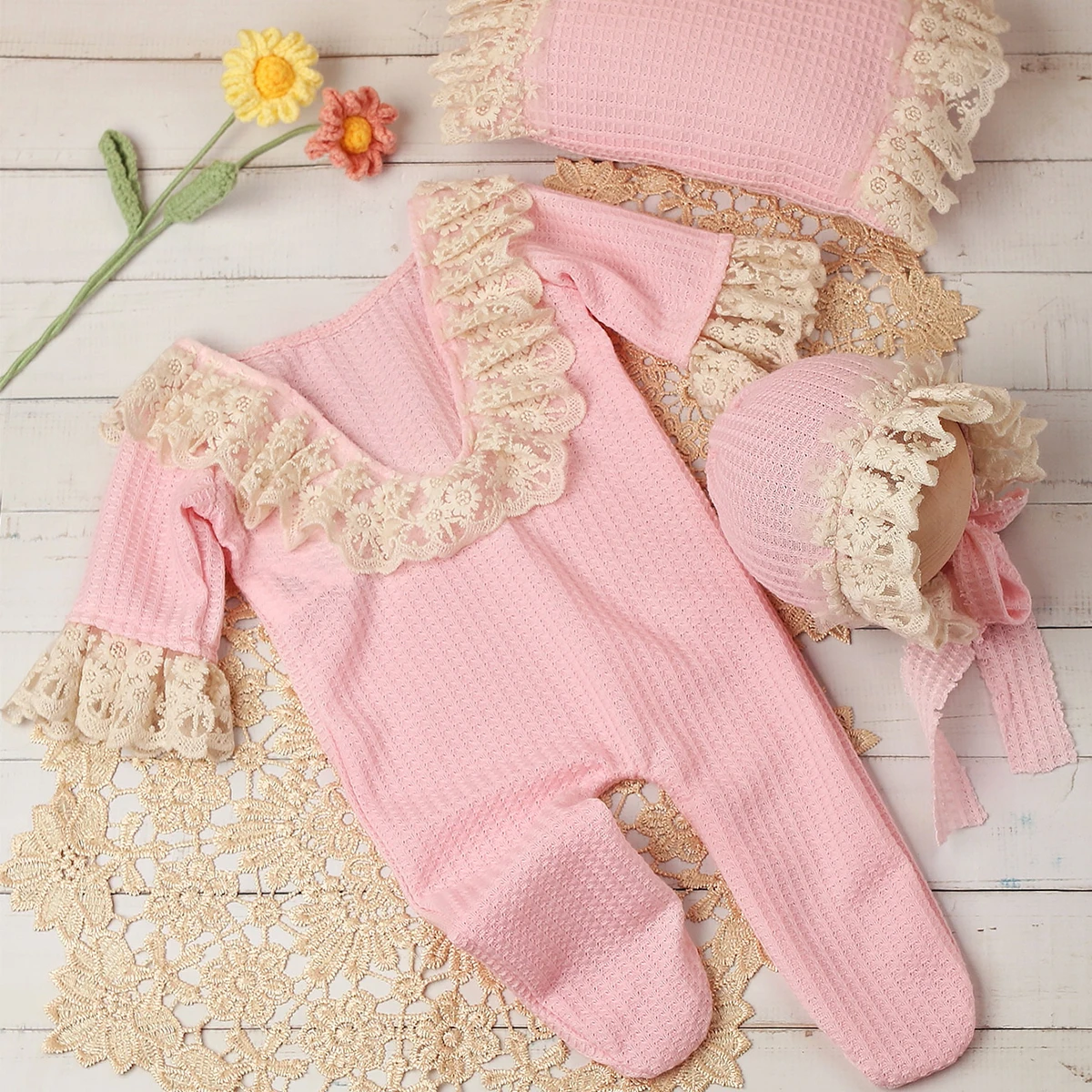 3 Pieces Set Newborn Girl Outfits for Photo Shooting Baby Girl Lace Jumpsuit with Hat and Pillow Set Infant Photography Outfits