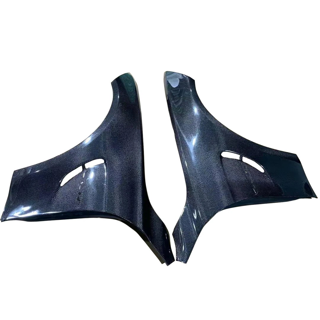 

Original style F80 M3 carbon fiber fender was used For the M3