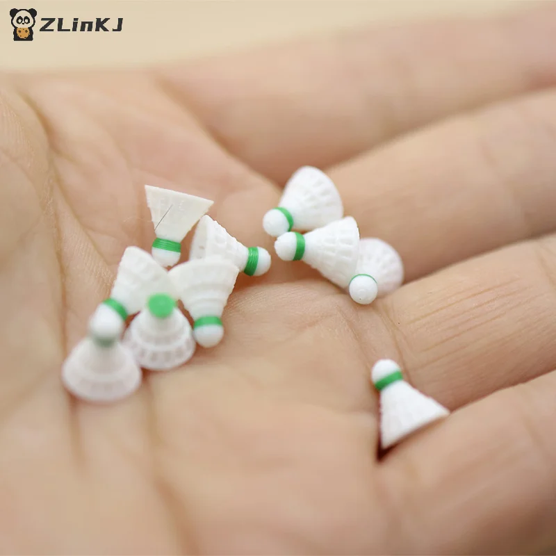 ▶ 1 par 1:12 casa de muñecas simulación Mini raqueta de bádminton conjunto casa de muñecas escena deportiva decoración casa de muñecas juguetes para juego de imitación