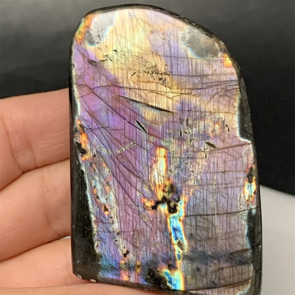 

Natural Rare Silver Blue Light Labradorite Ornaments Standing Striped Yellow Orange Purple Light Labrador Stones Beads Pendants