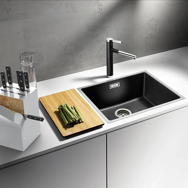 الحديثة WashBasin خلاط صنبور النحاس مقبض واحد الحمام الحنفيات قطب صنبور سطح الخيالة المنزلية الباردة الساخنة الحنفية