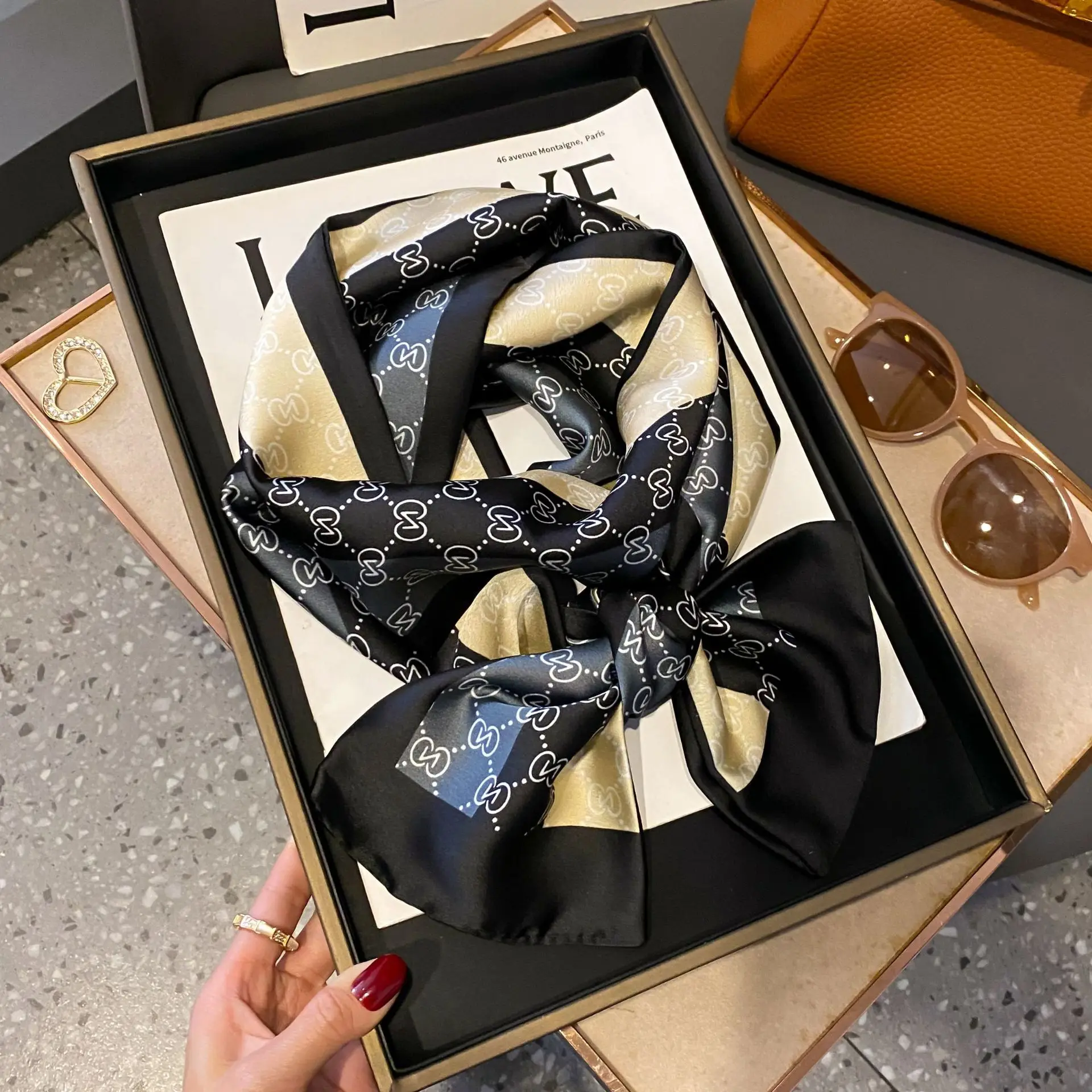 ربيع المرأة الحرير يشعر المطبوعة تصميم وشاح شال الأزياء الفاخرة طويلة ضيقة الأوشحة الحريرية الصغيرة السيدات عقال الحجاب