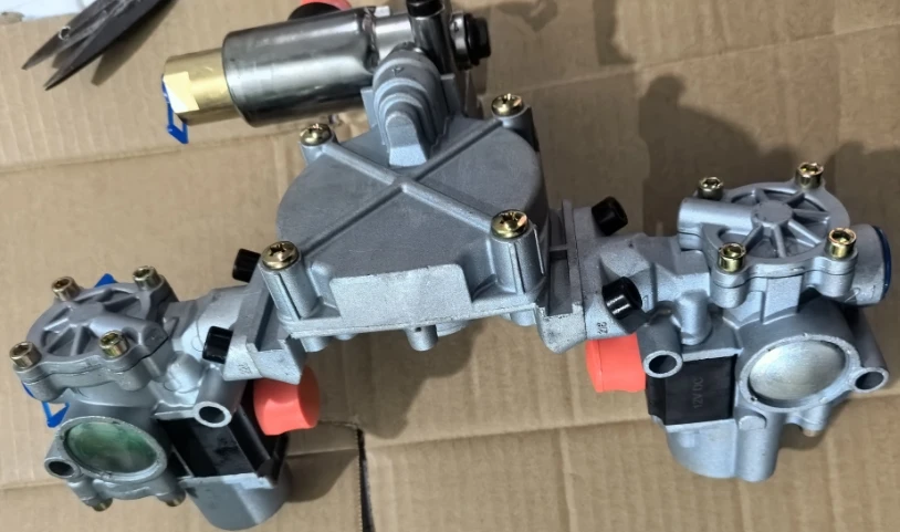 Axle Solenoid Valve Assembly 4725002220 0.2bar 4725002230 0.38bar Anti-Lock Brake Repair Spare Part for Truck