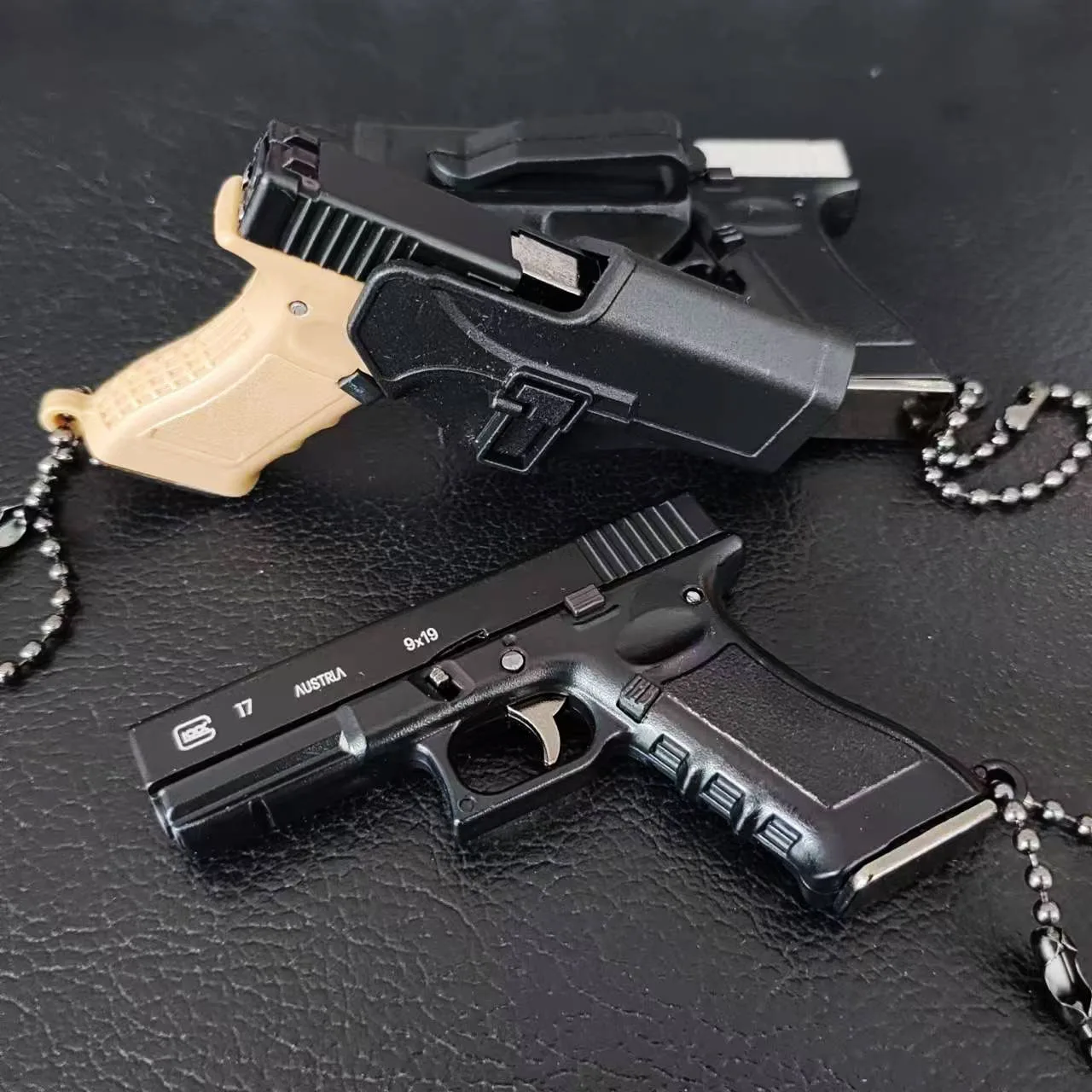 1:3 Mini G17 Pistole mit Holster Pubg Jedi Modell abnehmbare Montage Legierung Spielzeug Pistole Schlüssel bund Zappeln Spielzeug für Jungen Sammlung Geschenk