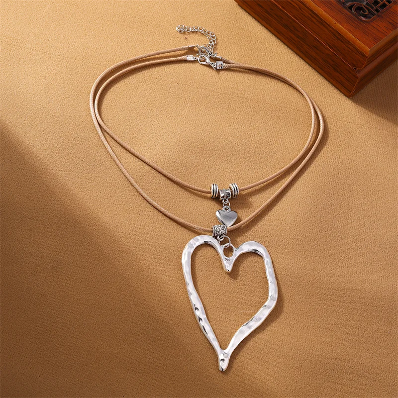 Aihua Wachsleder-Seil Großer Herzanhänger Halskette für Damen Choker Statement-Schmuck für Partys und Geschenke – Detail 2