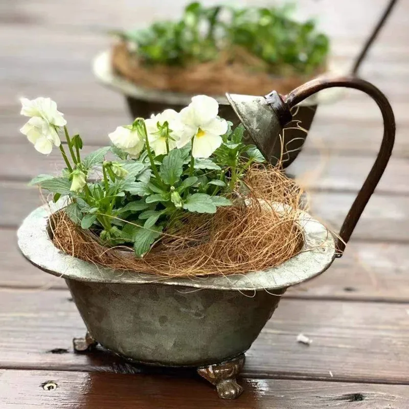 Vintage Bathtub Planter with Shower Head, Decorative Metal Garden Pot, 7.9 x 4.3 inches