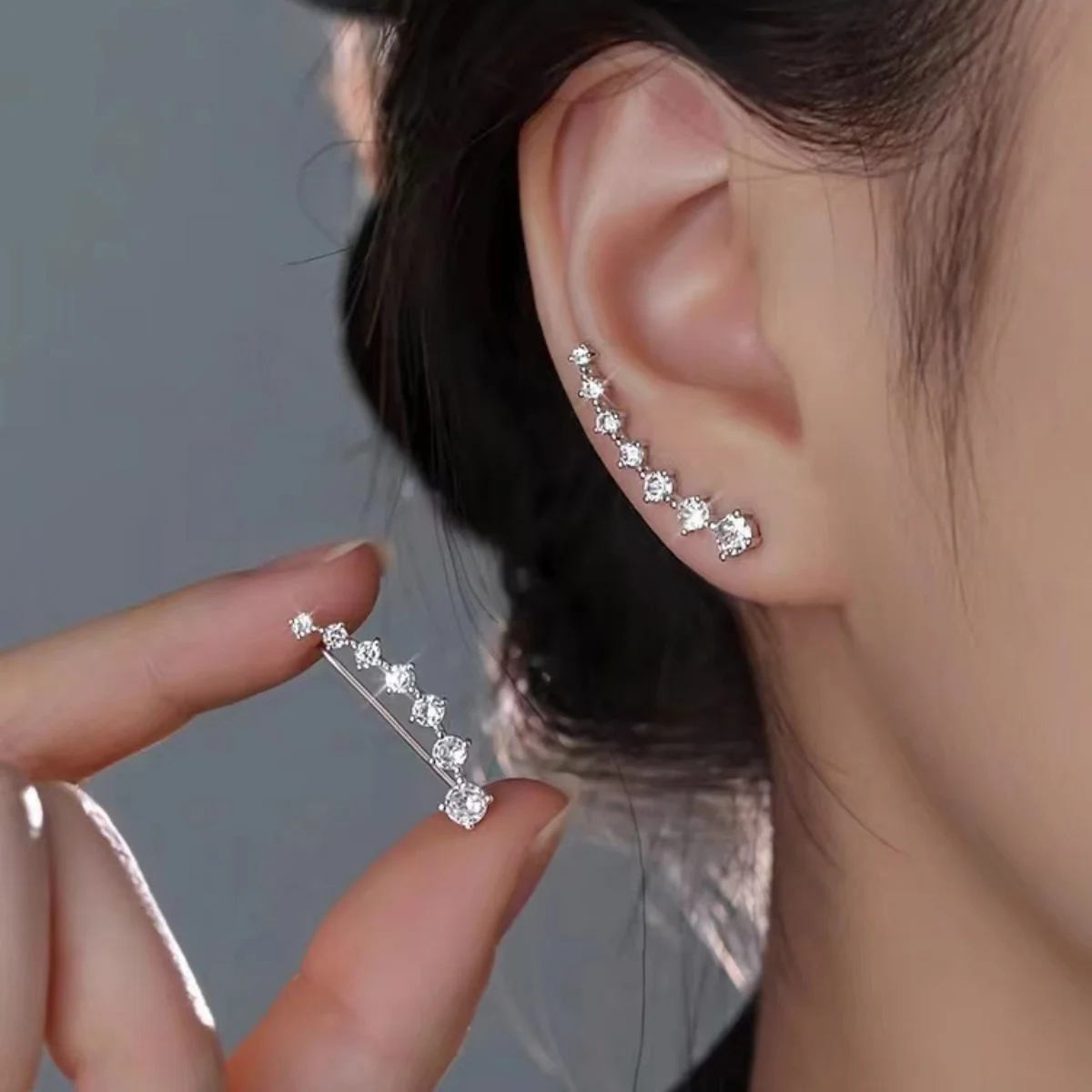 Crystal Ear Climbers 1 Pair Chic Clear Rhinestone Stud Earrings Crawlers for Women Party Jewelry Daily Wear Gift