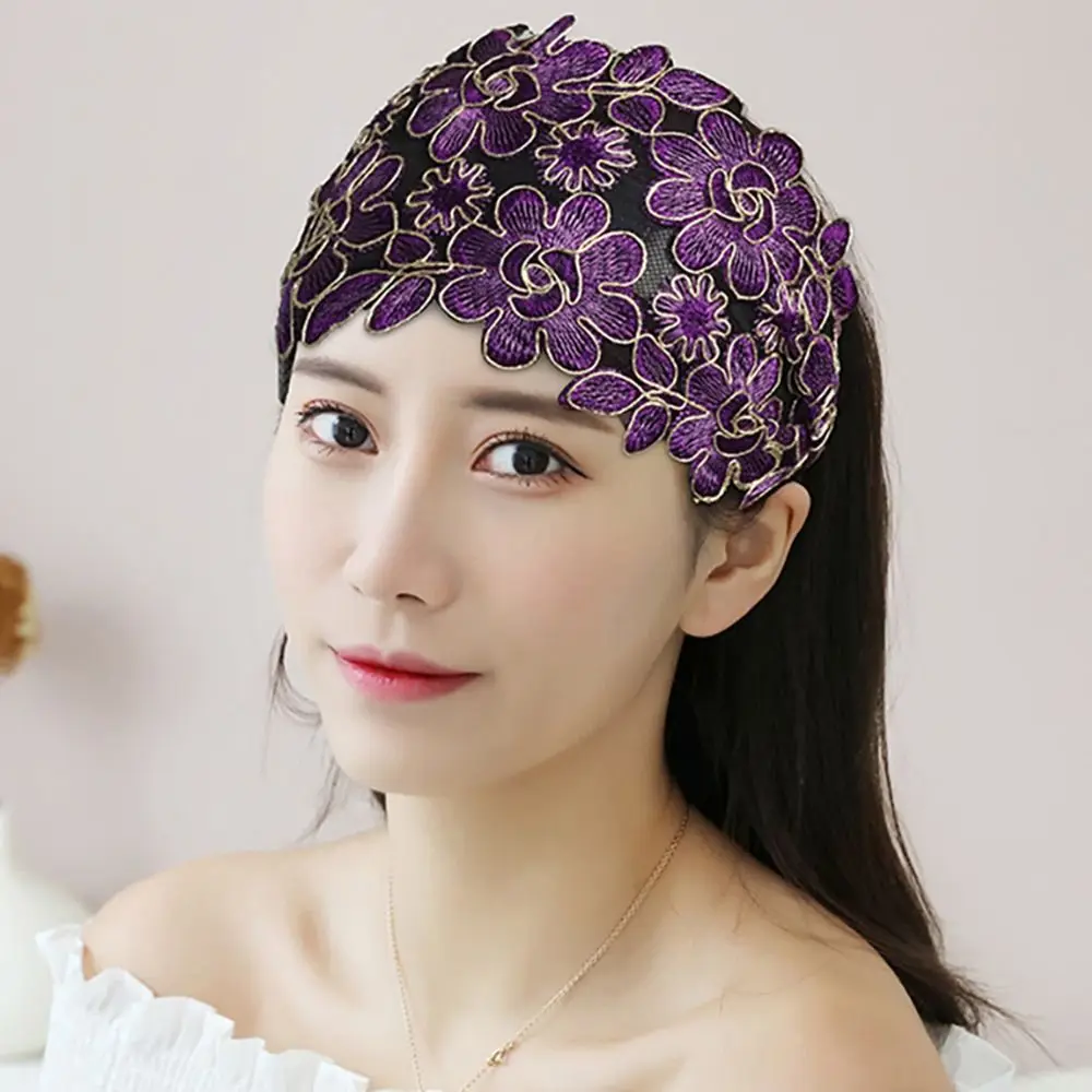 Niedliches breites Spitzen-Mesh-Haarband mit Blumen, elastisches Damen-Haarband, rutschfest, mit Hohlmuster, hohle Kopfbedeckung für Mädchen – Detail 4