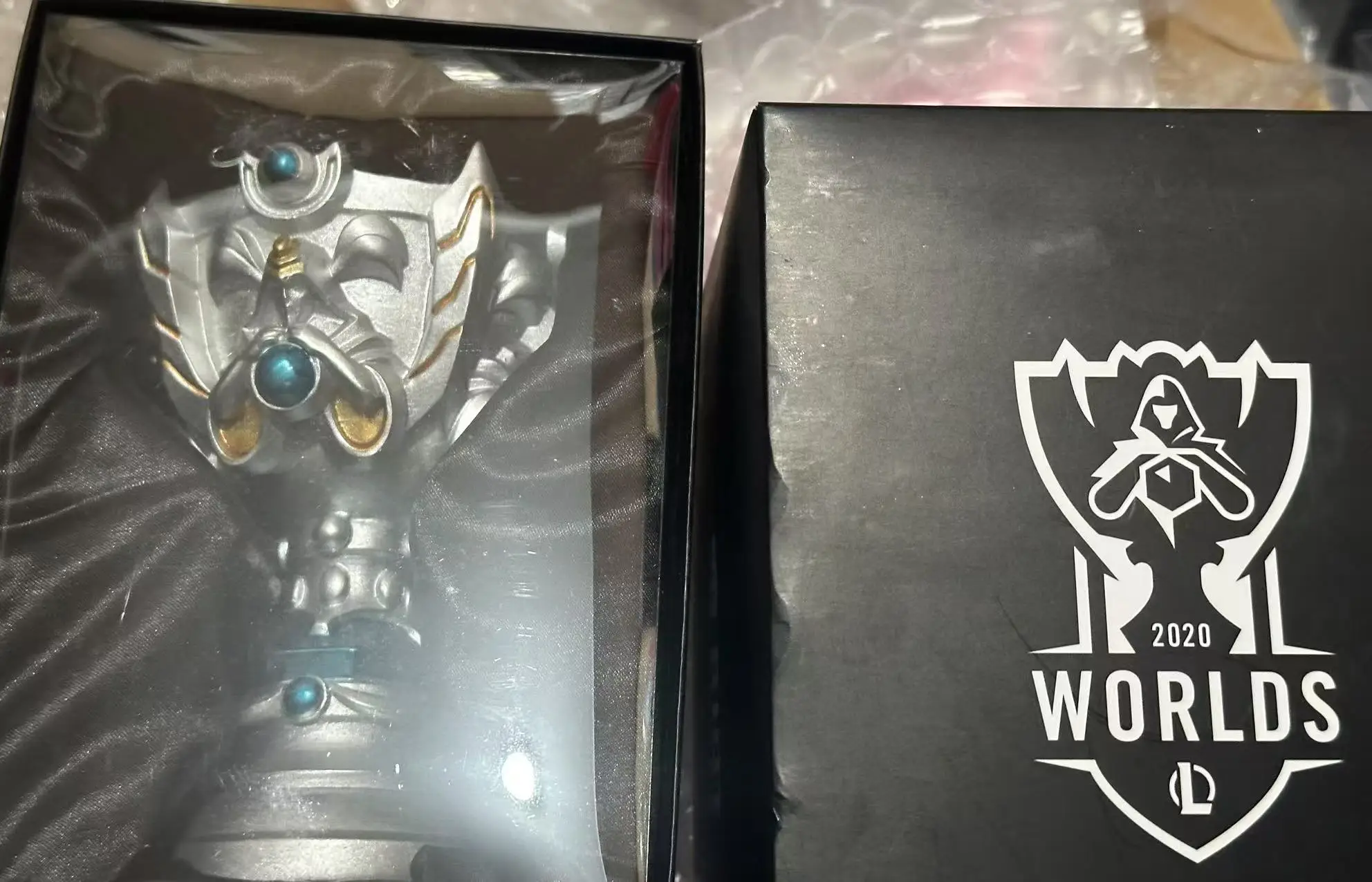 S10 Trophäenbecher für Weltmeisterschaft, Miniaturmodell, echte Originalverpackung, brandneu