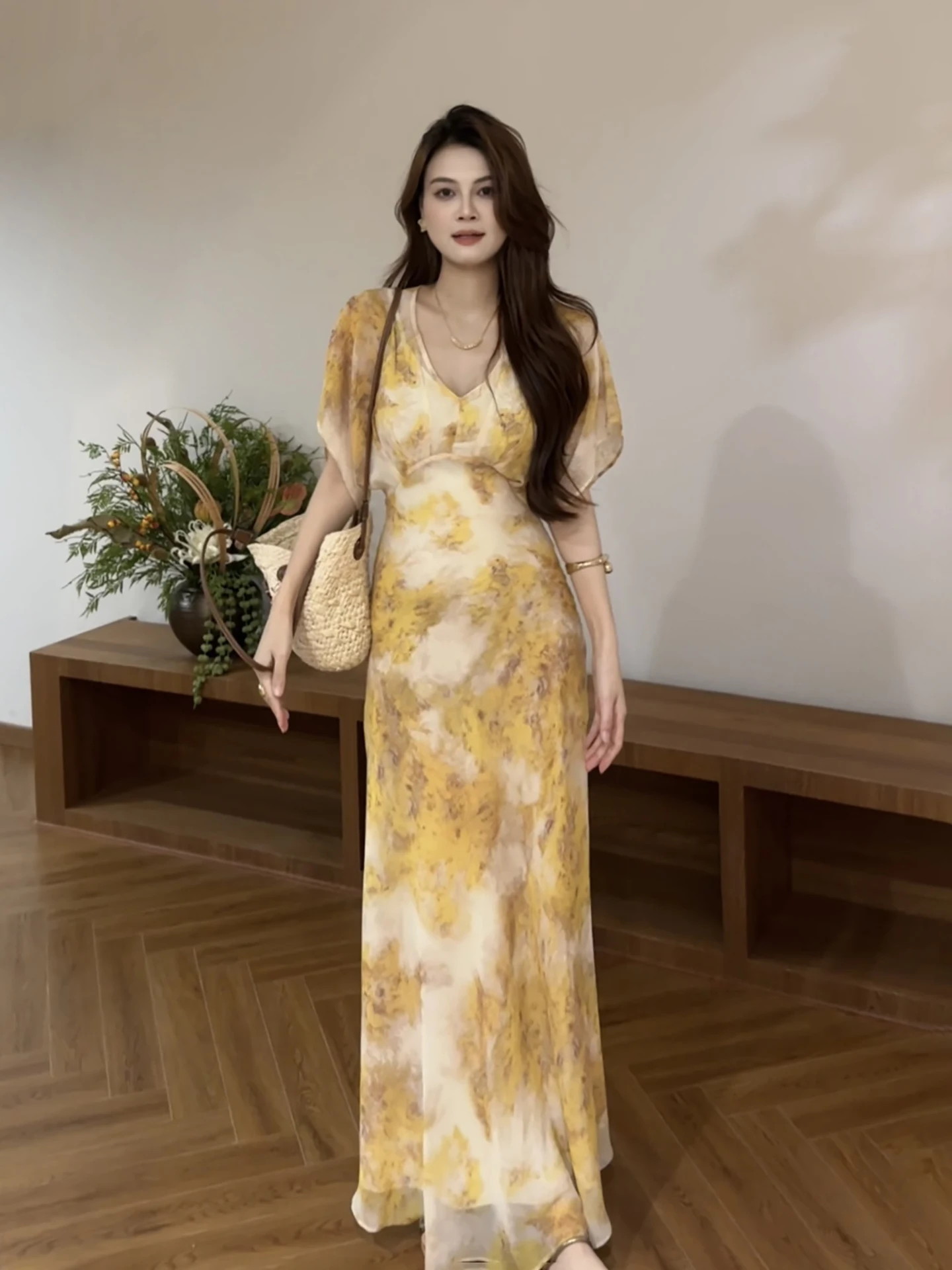 Elegant Slim Fit V-Neck Batwing Sleeve Dress Waist-Cinching Summer New Style Holiday Vibes Long Dress DT2192 Polyester Fairy ...