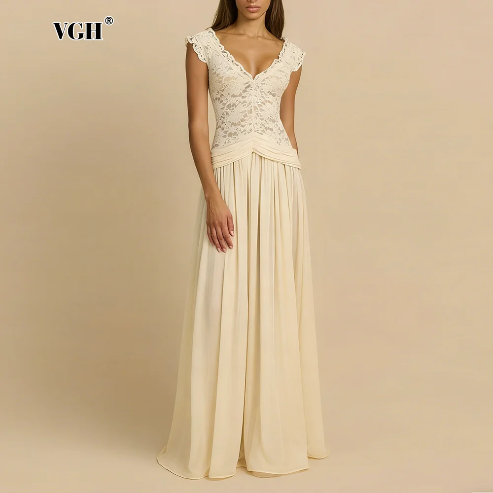 VGH Bohemian Vintage Apricot Lace Gown for Women V Neck Short Sleeves Slimming Sheer Design Trailing Skirt for Travel Weddings