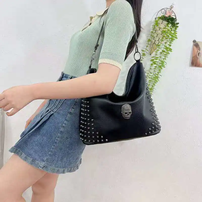 

2026 New fashionable buckle-style women's bag - large capacity bucket bag lightweight single shoulder crossbody bag for women