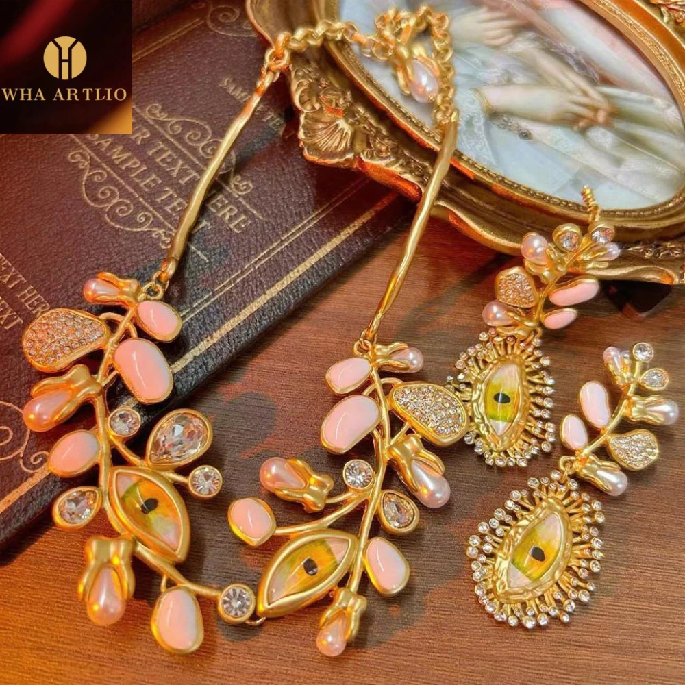 

Retro Literature and Art, Elegant and Exaggerated Niche Design, Devil's Eye, Leaf Teeth Necklace, Earrings, Jewelry Set.