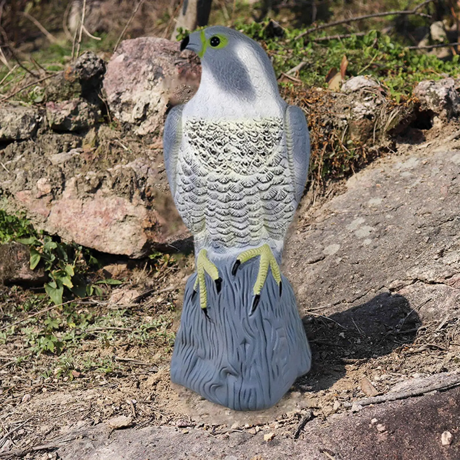 Garden Eagle Ornament Fake Hawk Decor Decorative Bird Repellent Realistic Simulated Decor for Pathway Outdoor Lawn Backyard