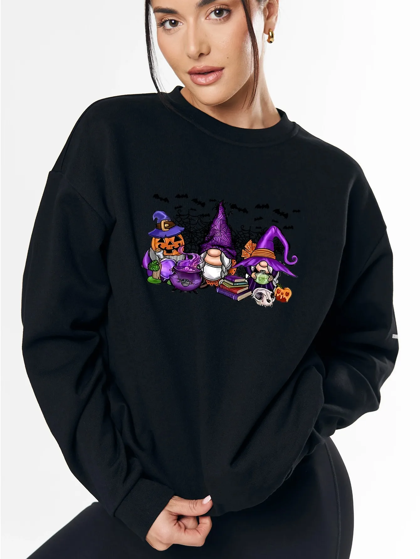 

Женский свитер с принтом на Хэллоуин, винтажный повседневный пуловер с длинными рукавами и принтом «Ведьма и летучая мышь» на осень и зиму