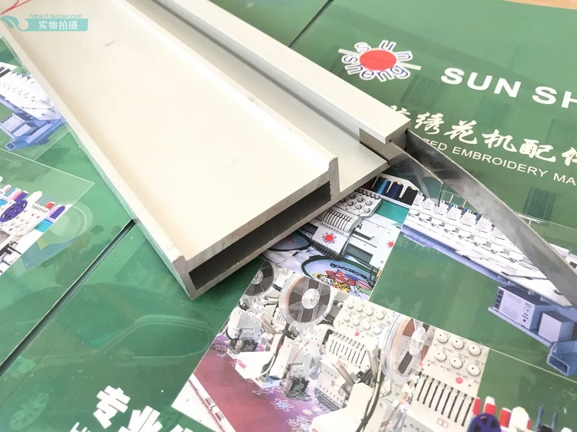 

Компьютерная вышивальная машина, профильная рама из алюминиевого сплава, горизонтальная вспомогательная рама из алюминиевого сплава с 2 стальными стержнями, настройка