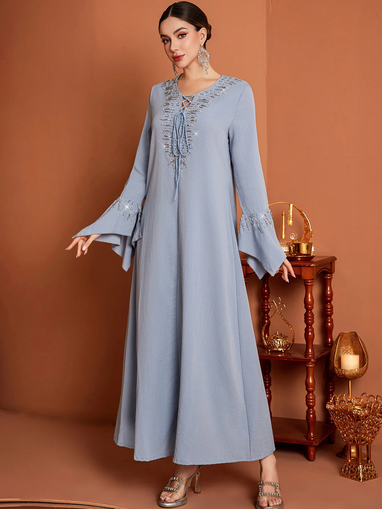 

Ид Мусульманское платье женское Абая с бриллиантами и расклешенными рукавами с v-образным вырезом Длинные платья Vestidos Largos Вечеринка кафтан Джалабия Рамадан Дубай Арабский