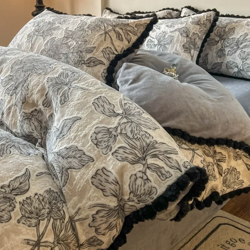 Jacquard Velvet Duvet Cover Bedding Four Piece Set Winter Fleece-lined Keep Warm Double Skin-friendly Soft Anti Static Bed Sheet