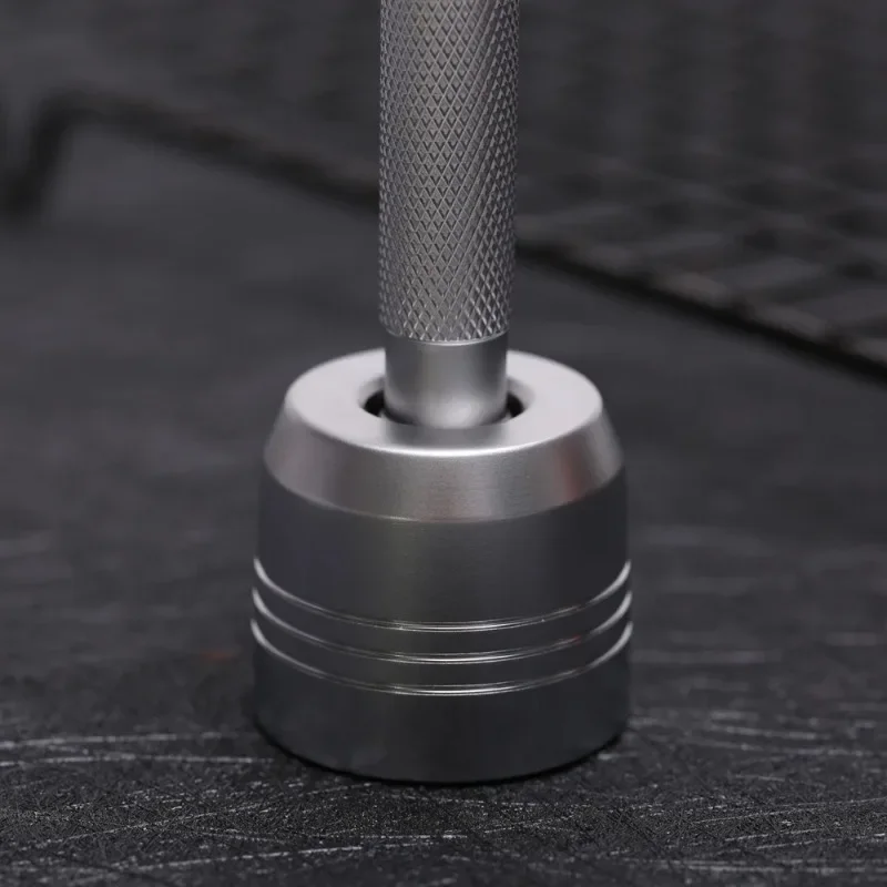 YAQI 2025 جديد ماتي كروم اللون رجالي الحلاقة الحلاقة حامل عالية الجودة الألومنيوم الحلاقة حامل لحامل الحلاقة السفر المحمولة