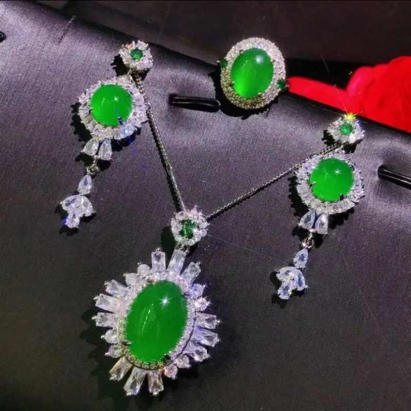 

New Natural High-ice Green Chalcedony Set, Simple and Versatile