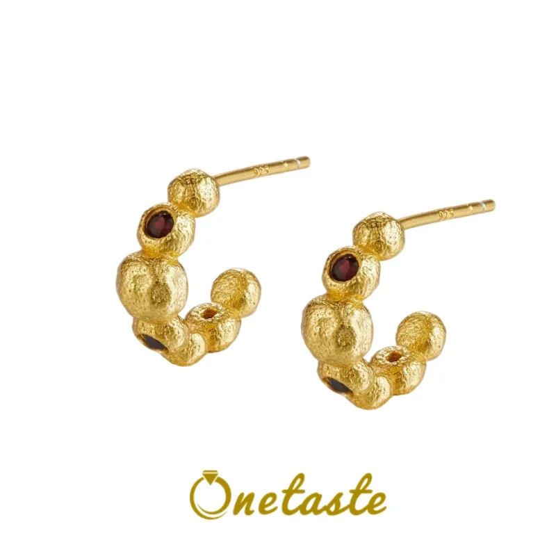 925 Sterling Silver Gold Plated Natural Garnet Stud Earrings C Shaped French Style Chic Small Earring For Girls Women 2023 New