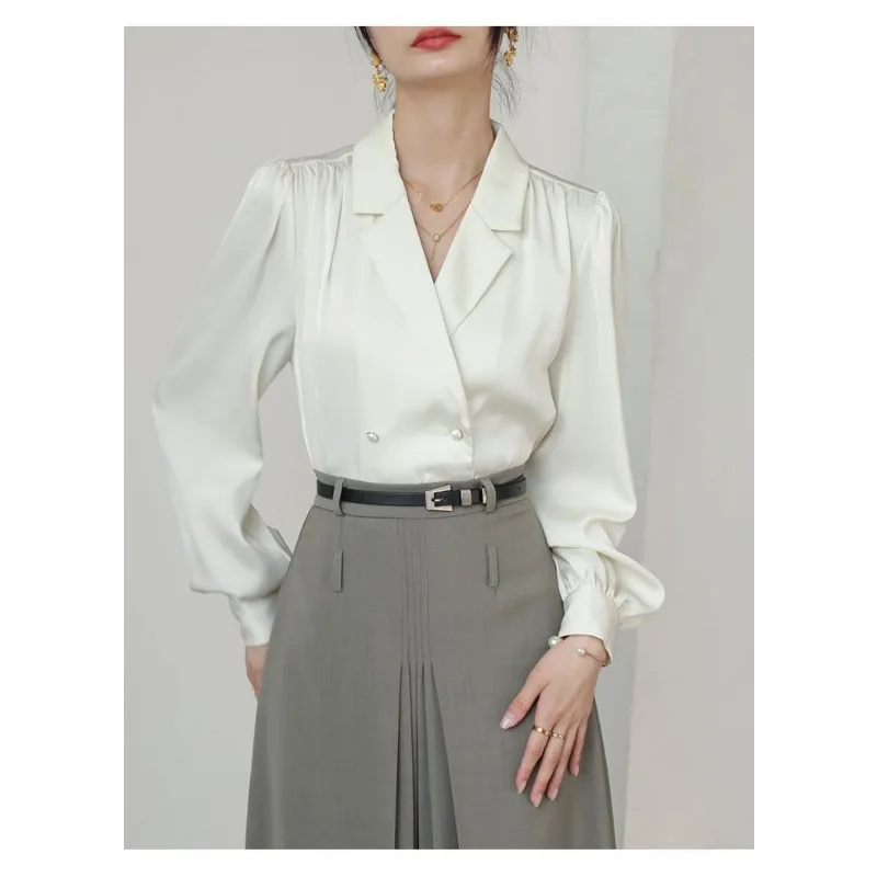 

Women's Chiffon Solid Color Suit Collar Loose Shirt Fashionable Commuting Top
