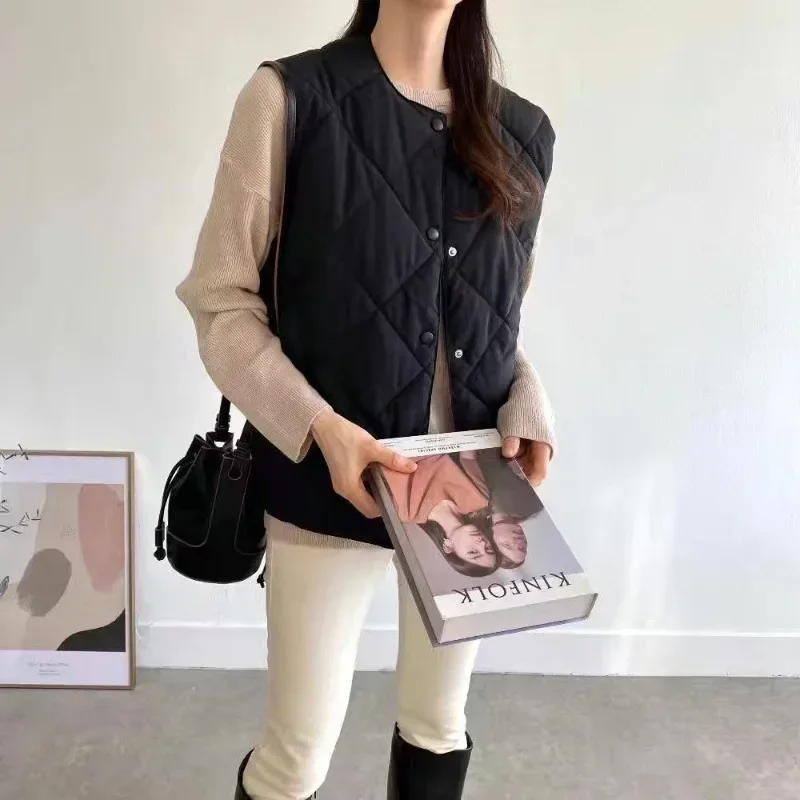 Fashion Women Pocket Cotton Jacket Vest Sleeveless O-Neck Button Ultra Light Diamond Waistcoat Loose Female Streetwear Waistcoat